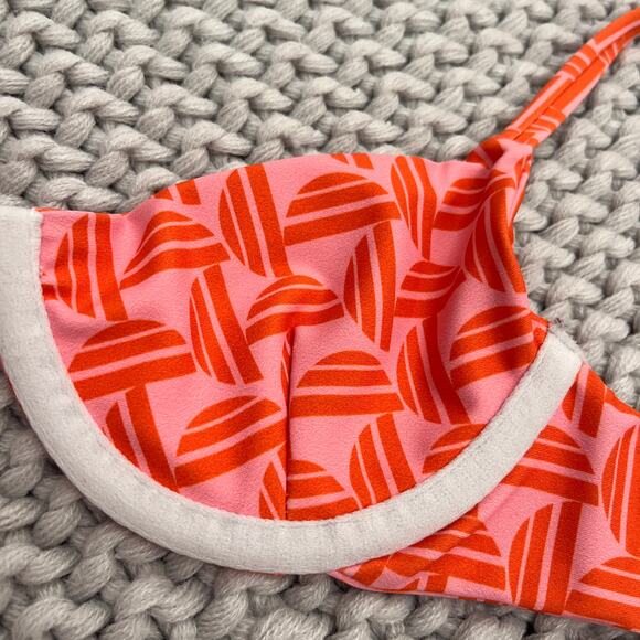 Skatie• ‘Claire’ Bikini Top in TROPICANA - Picture 9 of 13